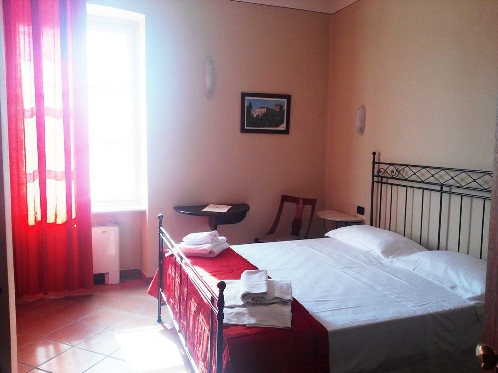 Il Castello Di Bubbio Hotel Eksteriør billede